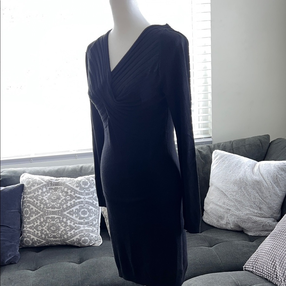WOW Couture Elegant Black V-Neck Dress - Picture 4 of 13
